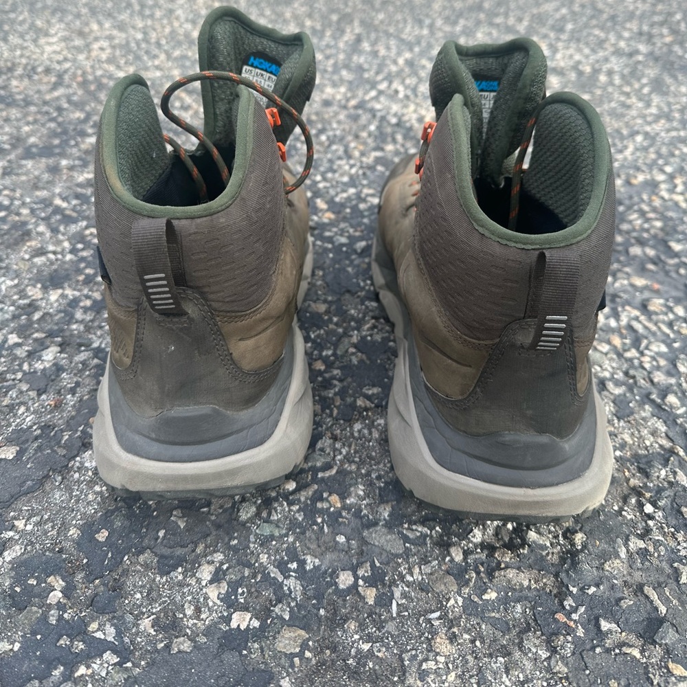 Hoka Kaha Hiking Boot